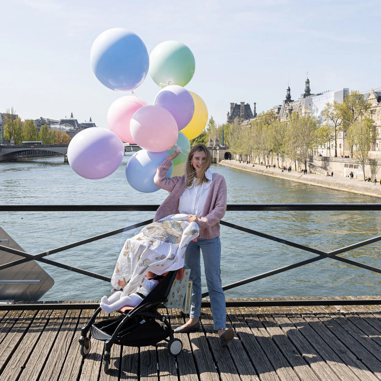 Atelier Choux Muslin Hot Air Balloons 100x100cm